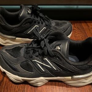 New Balance size 5.5 (M) 7 (W)